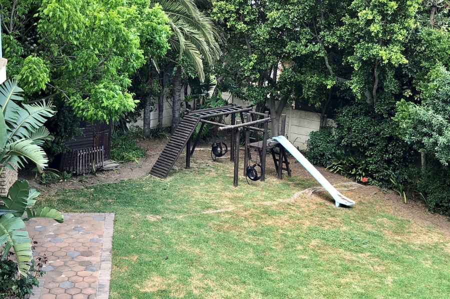 7 Bedroom Property for Sale in Plattekloof Western Cape